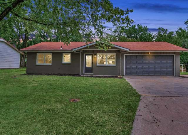 Property at 1519 Westborough Dr, Newton, KS 67114, 3 beds, 2 baths