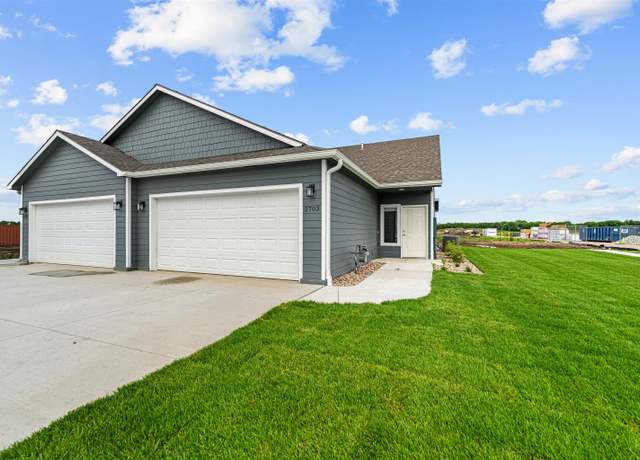 Property at 2703 Tim Rogers Ln, Salina, KS 67401, 3 beds, 3 baths