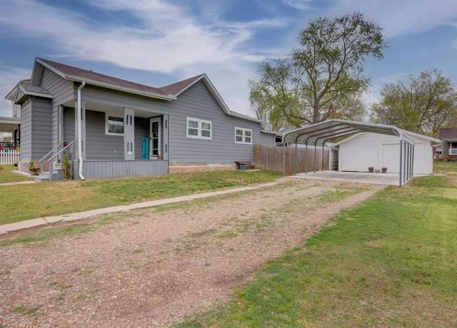 Property at 706 S B St, Arkansas City, KS 67005, 3 beds, 1.5 baths