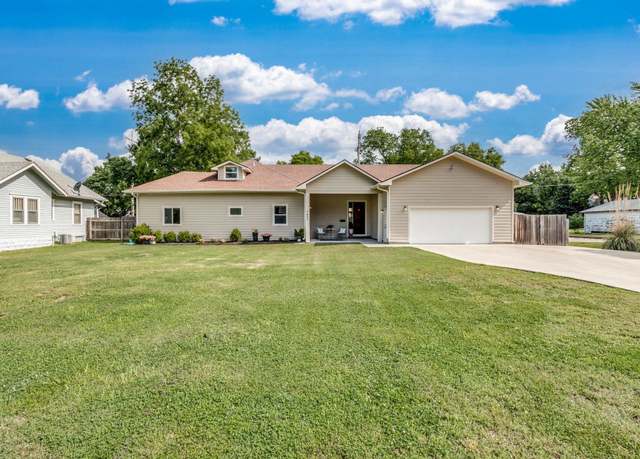 Property at 620 E 12th Ave, Winfield, KS 67156, 5 beds, 4 baths