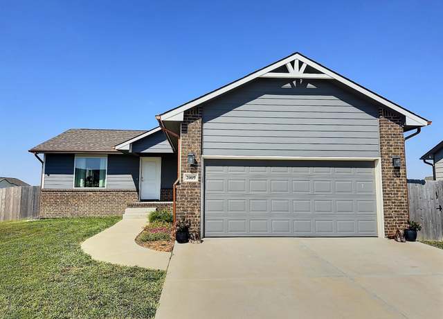 Property at 2009 S Chestnut St, Newton, KS 67114, 4 beds, 3 baths