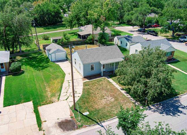 Property at 1204 Quincy St, Salina, KS 67401, 2 beds, 1 bath
