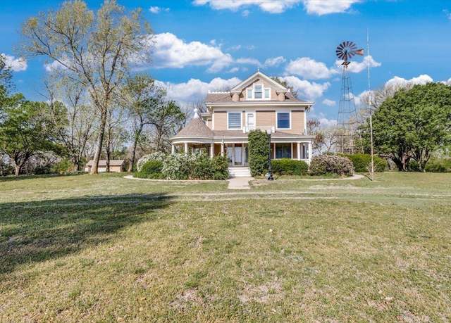 Property at 24281 31st Rd, Arkansas City, KS 67005, 4 beds, 3 baths