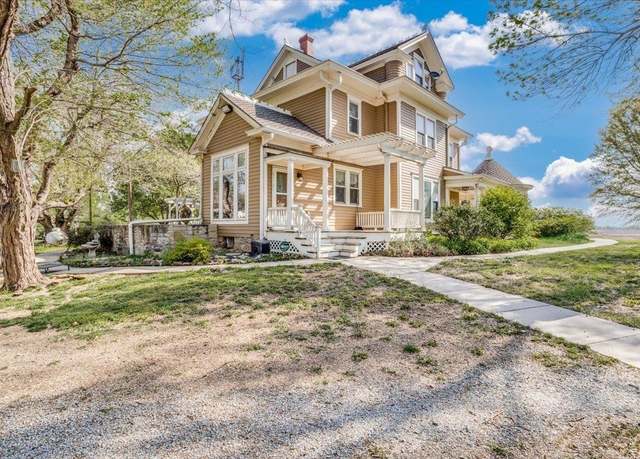 Property at 24281 31st Rd, Arkansas City, KS 67005, 4 beds, 3 baths