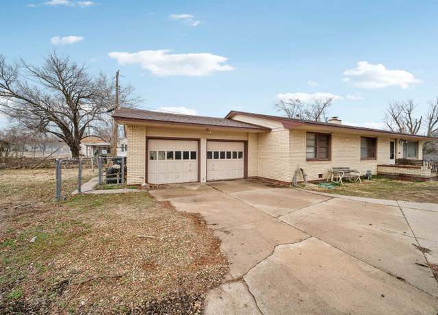 Property at 1031 N Harding, Wichita, KS 67208, 3 beds, 2 baths