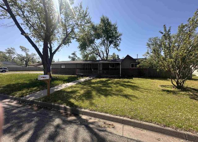 Property at 501 Holly Ln, Newton, KS 67114, 3 beds, 3 baths