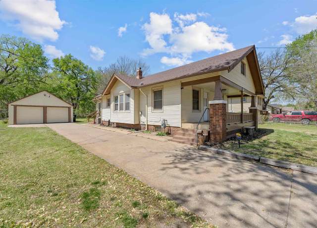 Property at 1003 N 12th St, Salina, KS 67401, 3 beds, 1 bath