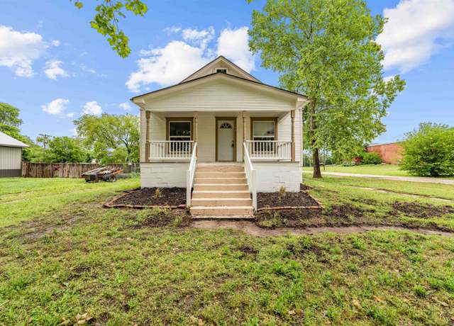 Property at 123 King St, Gypsum, KS 67448, 2 beds, 1.5 baths
