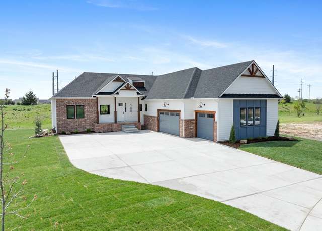 Property at 5081 Shoreside Ct, Maize, KS 67101, 5 beds, 2 baths