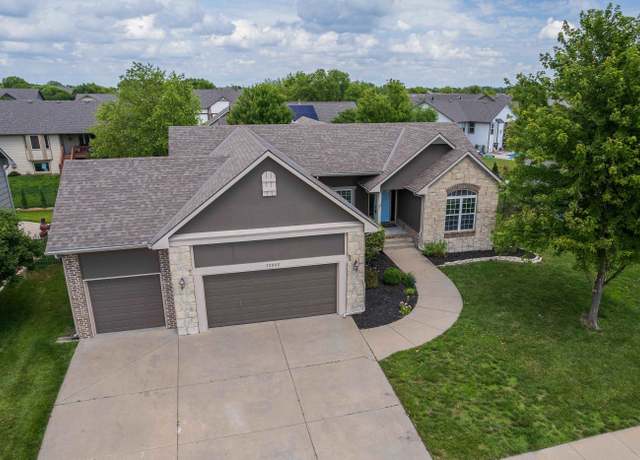 Property at 13902 E Ayesbury St, Wichita, KS 67228, 6 beds, 3 baths