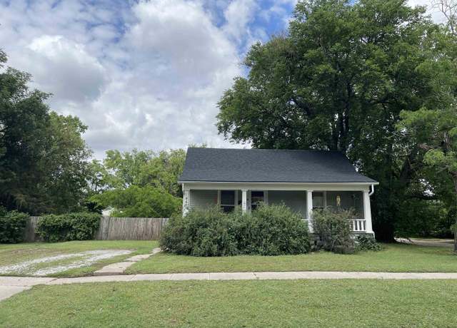 Property at 447 N Millwood St, Wichita, KS 67203, 2 beds, 1 bath