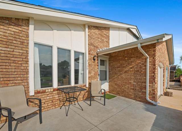 Property at 3129 S Pinecrest St, Wichita, KS 67210, 4 beds, 2 baths