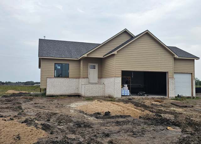 Property at 1530 E Midway Ct, Valley Center, KS 67147, 5 beds, 3 baths