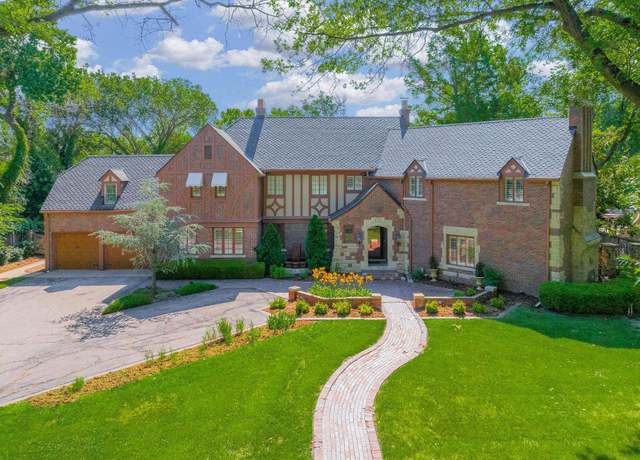 Property at 440 N Crestway St, Wichita, KS 67208, 4 beds, 5 baths