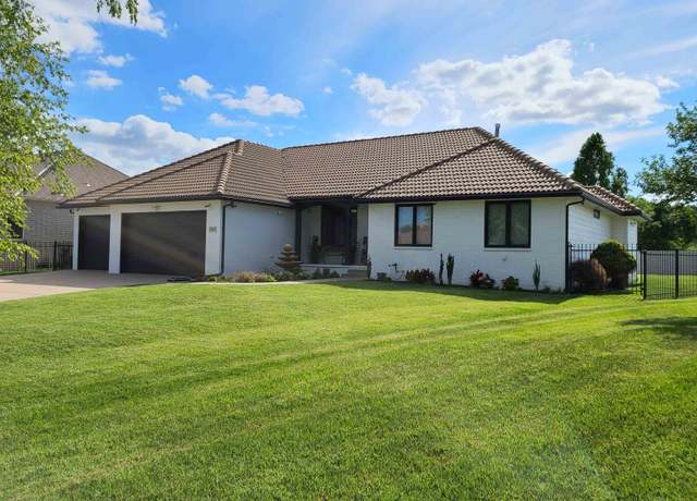 Property at 8010 E Champions Ct, Wichita, KS 67226, 5 beds, 3 baths