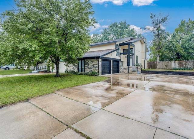 Property at 8719 E Boston St, Wichita, KS 67207, 3 beds, 2.5 baths