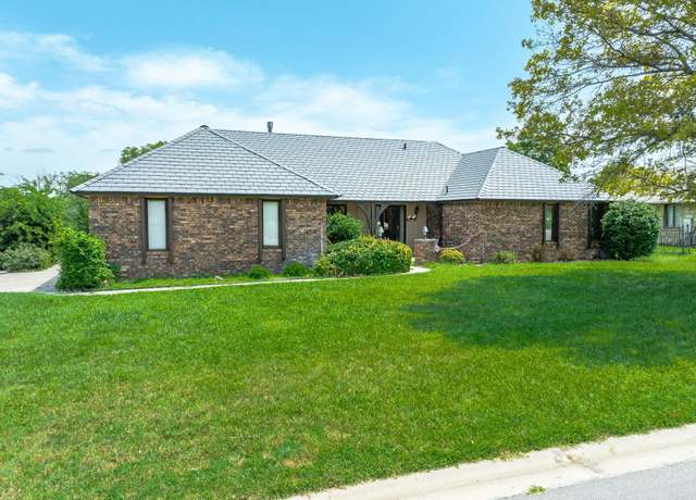 Property at 1508 S Robin Ridge Cir, Wichita, KS 67230, 3 beds, 3 baths