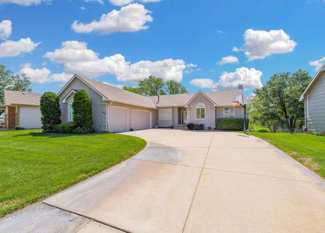 Property at 2428 N Hazelwood Ct, Wichita, KS 67205, 5 beds, 3 baths