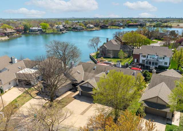 Property at 3125 W Keywest Ct, Wichita, KS 67204-2327, 2 beds, 2 baths