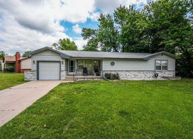 Property at 822 Fredrick, El Dorado, KS 67042, 3 beds, 2 baths