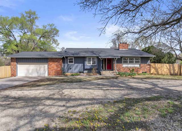 Property at 15 Circle Dr, Mulvane, KS 67110, 4 beds, 2 baths