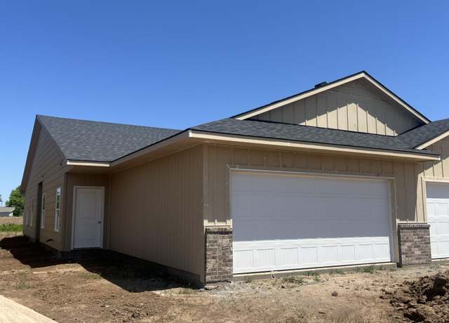 Property at 2017 N Reece St, Goddard, KS 67052, 3 beds, 2 baths