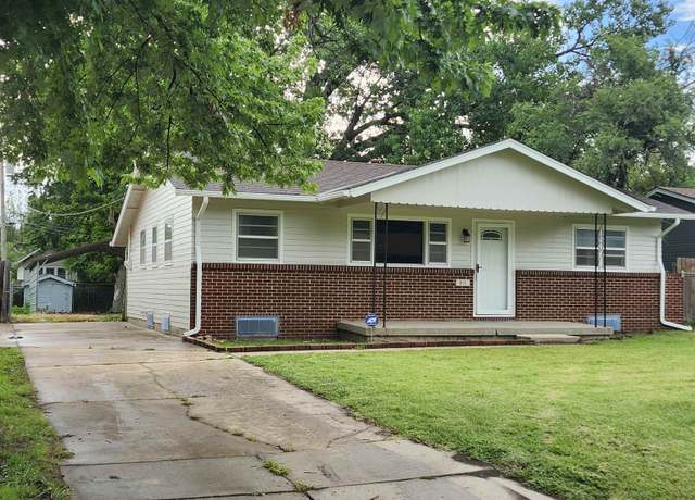 Property at 812 N Mount Carmel Ave, Wichita, KS 67203, 3 beds, 1 bath