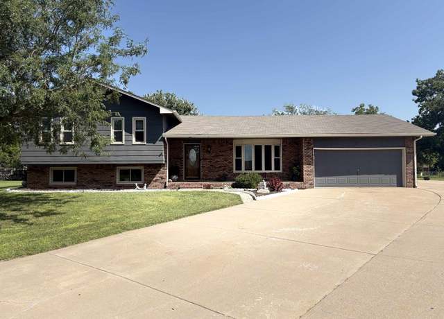 Property at 7 Rolling Hills Ct, Newton, KS 67114, 4 beds, 2.5 baths