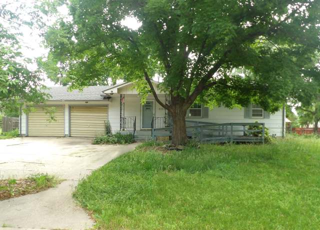 Property at 400 Highland Ave, Newton, KS 67114, 3 beds, 3 baths