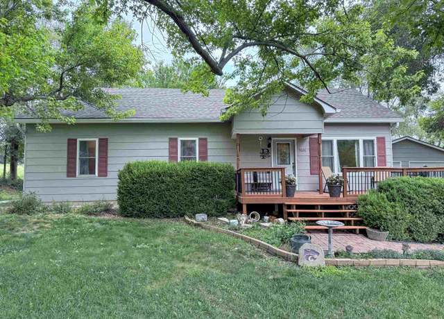 Property at 5626 Elbow Bluff Dr, Manhattan, KS 66502, 4 beds, 3 baths