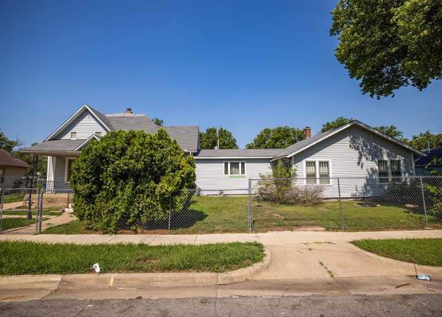 Property at 1111 N Poplar Ave, Wichita, KS 67214, 4 beds, 4 baths
