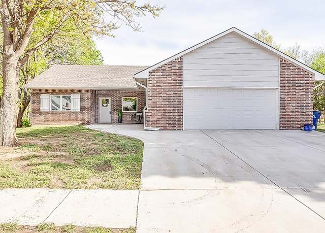 Property at 220 E Main St, Mount Hope, KS 67108, 3 beds, 2 baths