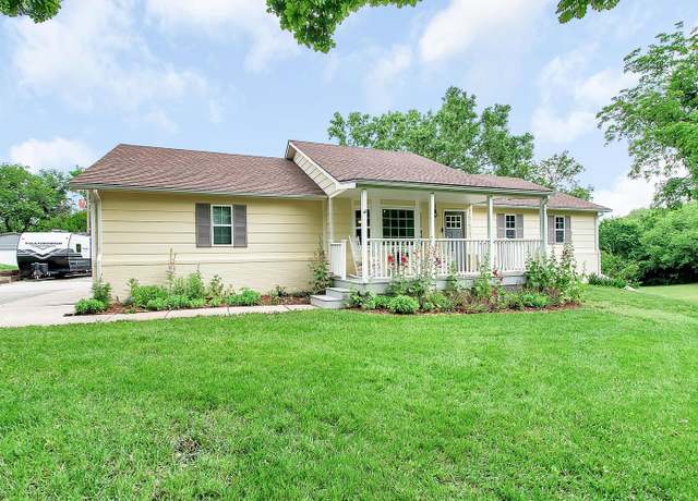 Property at 27 W Beaver Creek Ct, Goddard, KS 67052, 4 beds, 3 baths
