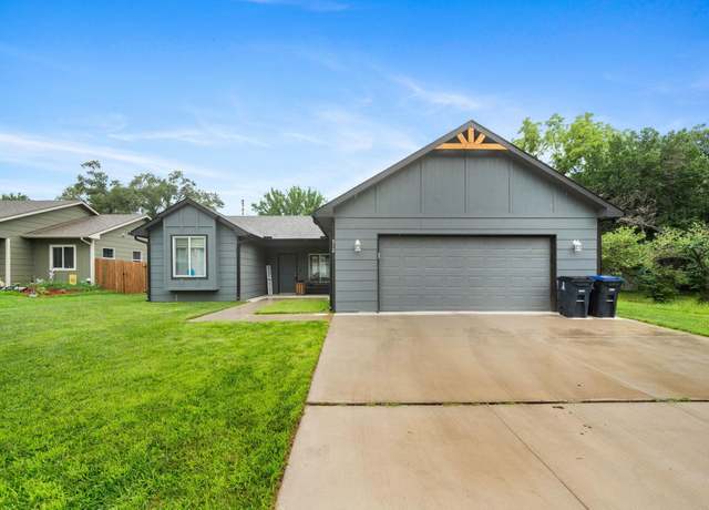 Property at 512 W 8th Ave, El Dorado, KS 67042, 3 beds, 2 baths