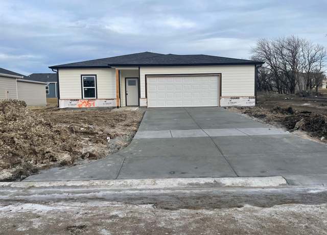 Property at 3051 E Highridge Ct, Park City, KS 67219, 4 beds, 2 baths