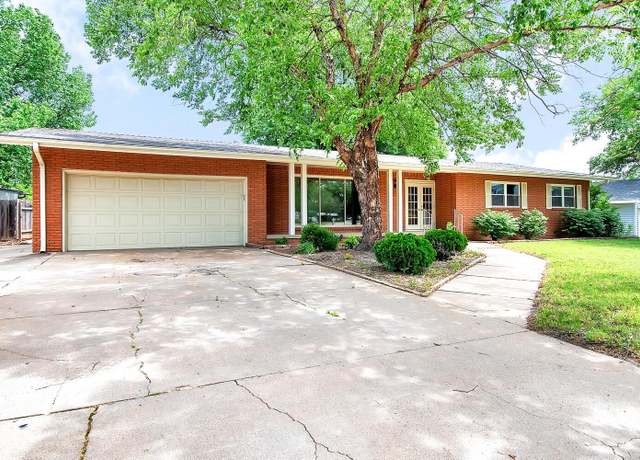 Property at 515 Circle Dr, Wellington, KS 67152, 3 beds, 2 baths