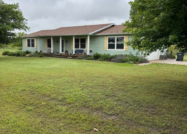 Property at 515 W 38th N, Wichita, KS 67204, 4 beds, 3.5 baths