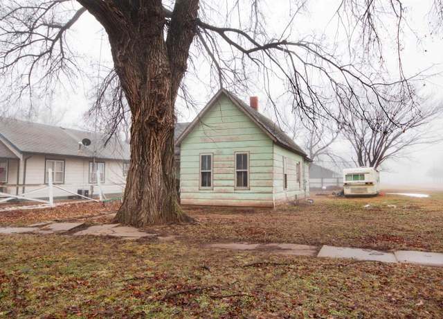 Property at 302 S Kansas Ave, Anthony, KS 67003, 2 beds, 1 bath