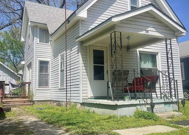 Property at 704 E 13th Ave, Winfield, KS 67156, 3 beds, 1 bath