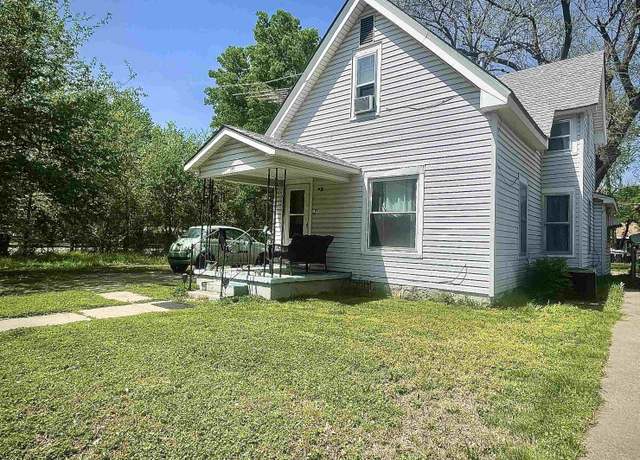 Property at 704 E 13th Ave, Winfield, KS 67156, 3 beds, 1 bath