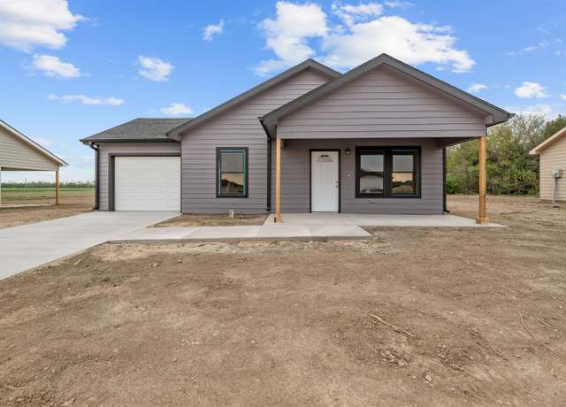 Property at 3101 Paradise Ln, Salina, KS 67401, 3 beds, 2 baths