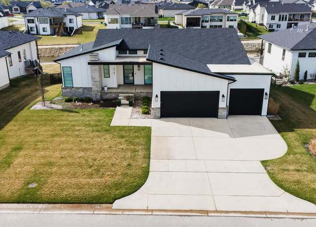 Property at 2747 N Anna Ct, Wichita, KS 67205, 5 beds, 3 baths