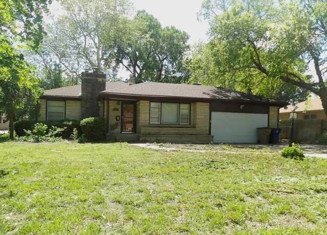 Property at 2107 N Riverside Blvd, Wichita, KS 67204, 3 beds, 2 baths