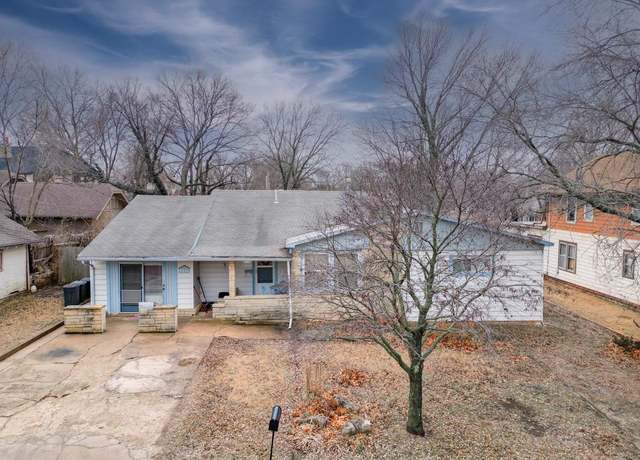 Property at 1511 Lynn Ave, Winfield, KS 67156, 3 beds, 2 baths