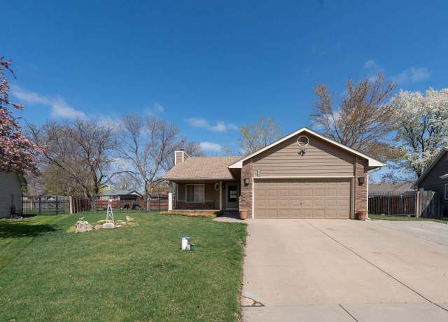 Property at 8410 W Aberdeen Cir, Wichita, KS 67212, 3 beds, 3 baths