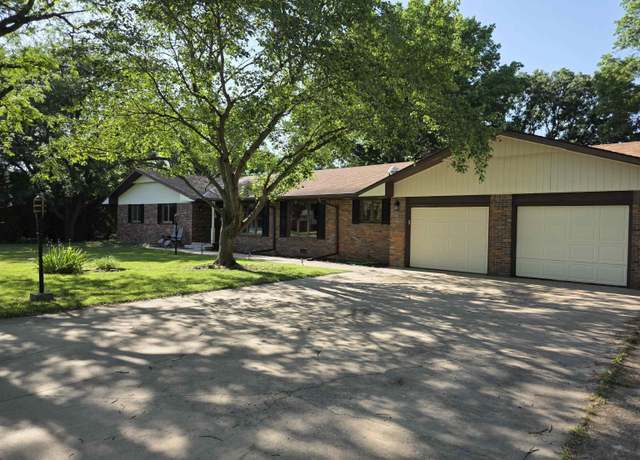 Property at 1010 Delmar Dr, El Dorado, KS 67042, 4 beds, 2.5 baths