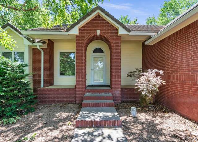 Property at 141 N Forestview Cir, Wichita, KS 67235, 5 beds, 3 baths