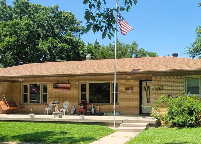 Property at 6722 E 103rd St S, Mulvane, KS 67110, 2 beds, 2 baths