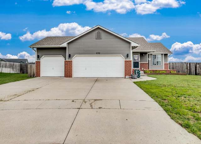 Property at 232 N Salt Creek Ct, Clearwater, KS 67026, 5 beds, 3 baths