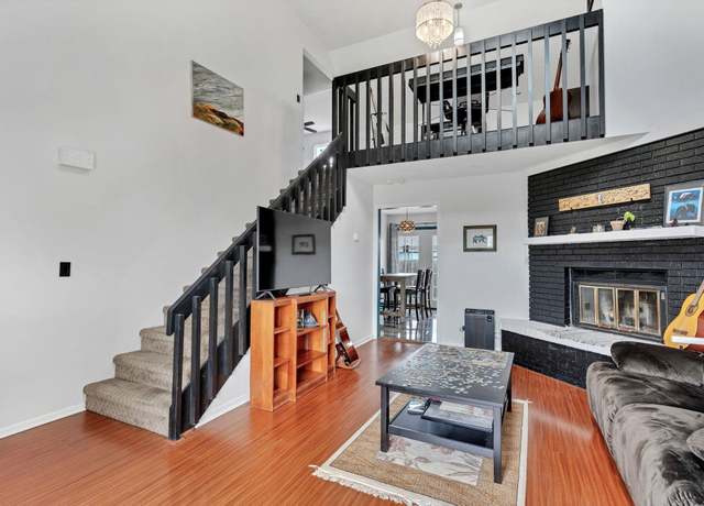 Property at 3250 S Longfellow Ct, Wichita, KS 67226, 3 beds, 2.5 baths